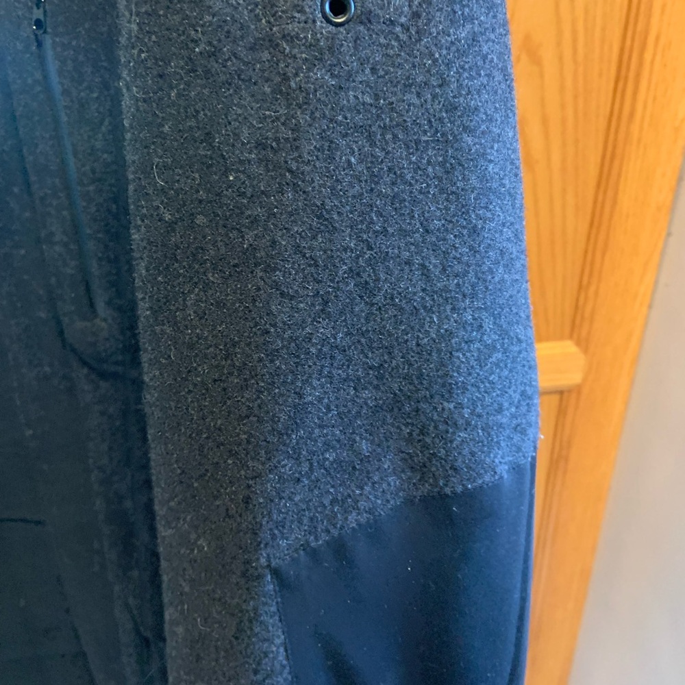 Victorinoz MENS wool coat size Large - Picture 7 of 9